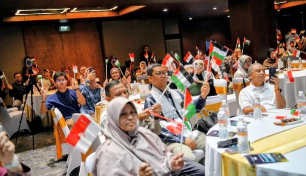 IZI Gelar Aksi Solidarity in Harmony PelukPalestina dan Himpun Donasi Rp2 Miliar