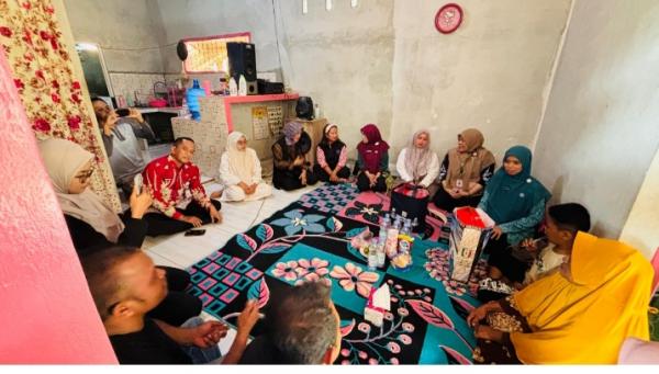 Peduli Korban Dugaan Kekerasan, Ketua TP PKK Pringsewu Sambangi Rumah Siswa SD