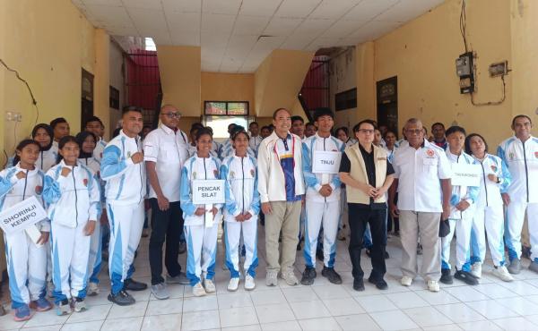 Lepas Kontingen Popda, Winaryo : Kalian Bertanding Bukan Bawa Nama Pribadi Tetapi Alor, Perlu Dijaga