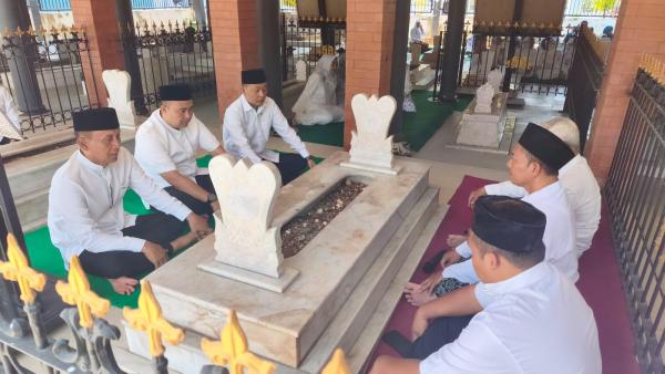 Bupati Bojonegoro Tutup Rangkaian Ziarah HJB ke-349 di Makam Raden Kandjeng Sumantri