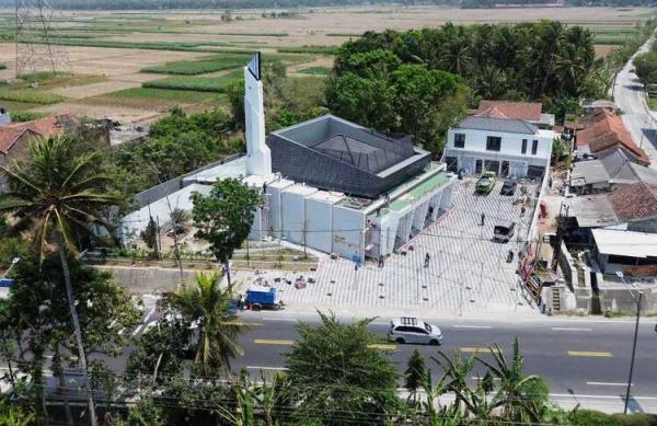 Dari Air Mata Jadi Amal Jariah, Masjid Hj Anis Syarifah Diresmikan di Lokasi Kecelakaan 
