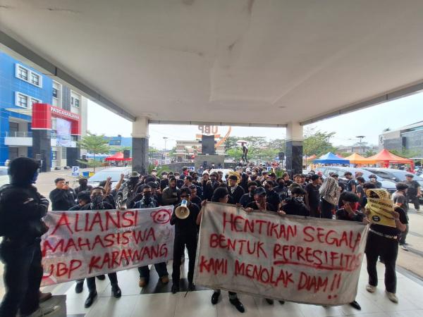 Dies Natalis ke-12 UBP Karawang Diwarnai Demo, Mahasiswa Tuntut Perbaikan Tata Kelola Kampus