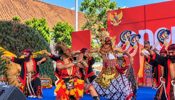 Open House Sekolah Rakyat Ponorogo, Siswa Tampilkan Reog hingga Buka Kedai Kopi