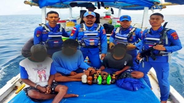 Petugas Ditpolairud Polda NTT Sempat Dihadang Keluarga Pelaku Usai Sita Bom Ikan