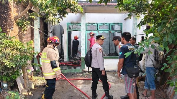 Lupa Matikan Kompor Usai Rebus Telur, Rumah di Ngunut Tulungagung Ludes Terbakar