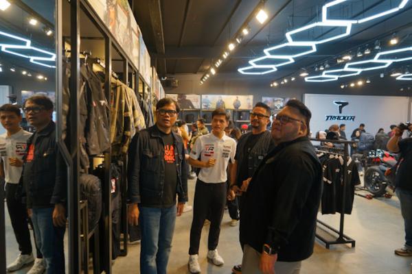 Perkuat Pasar di Bandung, Tracker Hadirkan Apparel Riding Fungsional untuk Para Riders
