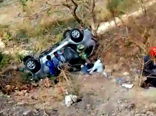 Minibus Sarat Penumpang Terjun ke Jurang di Gondang Bojonegoro, Begini Kondisi Korban