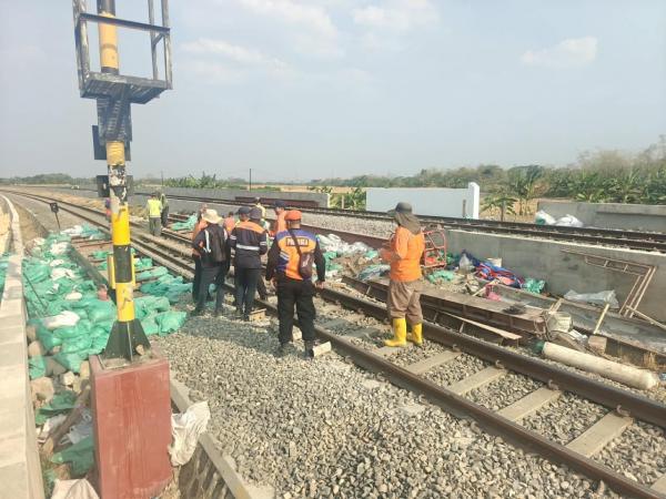 Tiga Titik Jalur KA di Kendal Rawan Banjir, KAI Perketat Pengawasan