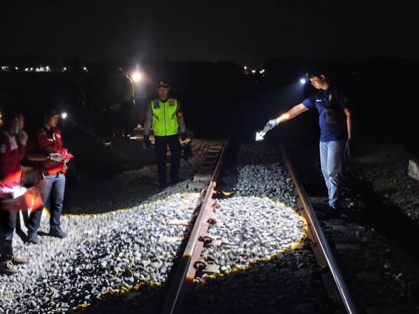 Pasutri Tewas Tertabrak Kereta di Kebumen, Motor Ditemukan Jauh dari Rel