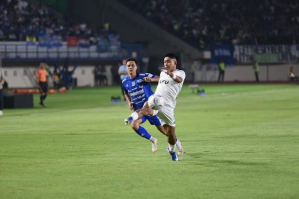 Disebut Iron Man oleh Igor Tolic, Eliano Ungkap Soal Ketahan Fisiknya di Persib