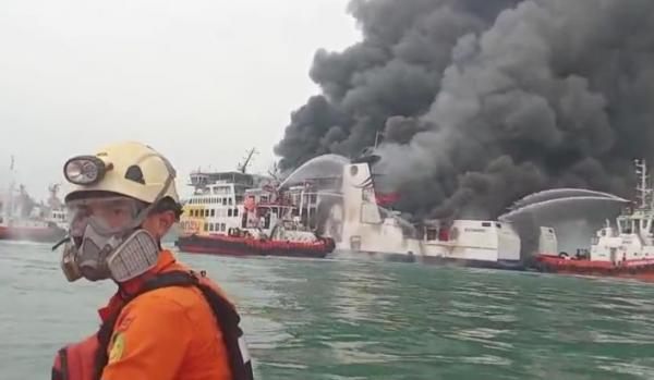 KMP Batu Mandi Terbakar di Merak, Tim SAR Berpacu Selamatkan Penumpang