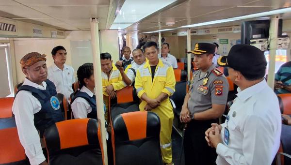 Razia Narkoba di Atas  Kapal, Sejumlah ABK  Jalani Tes Urine