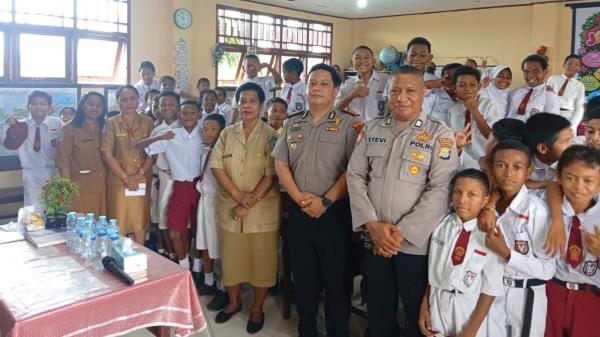 Darurat Bullying di Sekolah, Kapolsek Sorong Barat Turun Gunung Edukasi Siswa SDN 24 Rufei