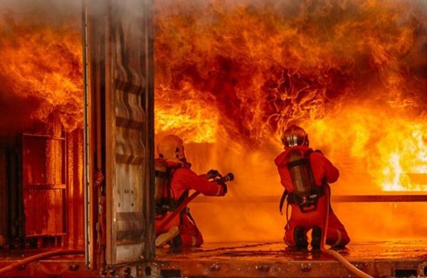 Kebakaran Hebat Hanguskan Gudang Sembako dan Rumah Makan di Tangerang, 7 Mobil Damkar Dikerahkan