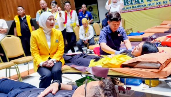 Gelar Donor Darah di DPP Golkar, Adela Kanasya: Politik Harus Beri Manfaat Nyata