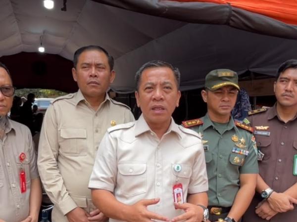 Pascakebakaran Gudang Limbah, Bupati Karawang Minta PJT II Tata Bantaran