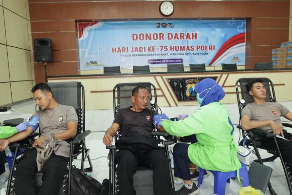 Polda Jatim Gandeng Wartawan dalam Aksi Donor Darah, 100 Kantong Terkumpul