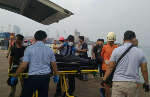 Suzuki APV Terjun ke Laut di Batu Ampar Batam, 1 Orang Tewas