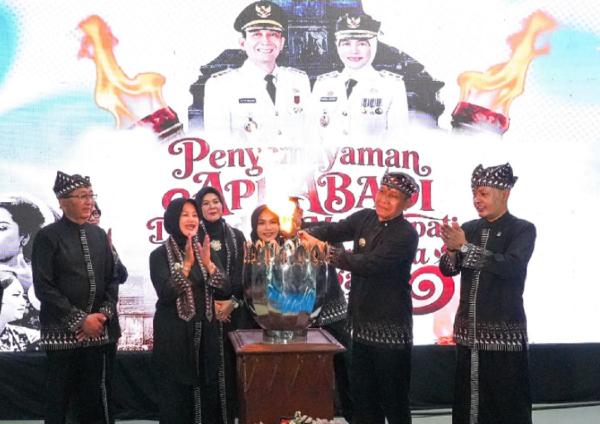 Tandai Hari Jadi Bojonegoro ke-349, Bupati Semayamkan Api Abadi di Pendopo Malowopati