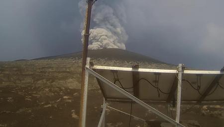 Gawat! Erupsi Gunung Anak Krakatau Bikin Mati CCTV Tertutup Tebalnya Abu Vulkanik