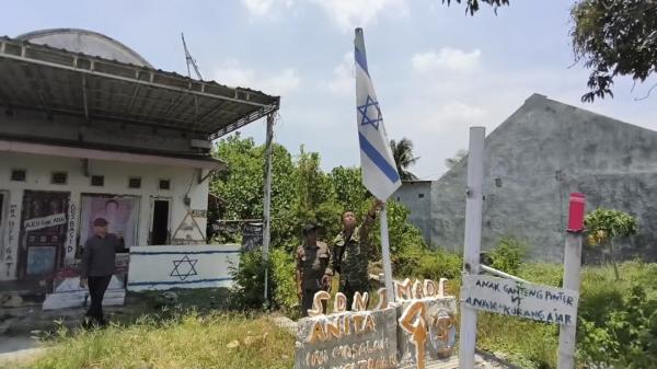Heboh Kain Mirip Bendera Israel di Rumah Warga Made Lamongan, Babinsa Turun Tangan
