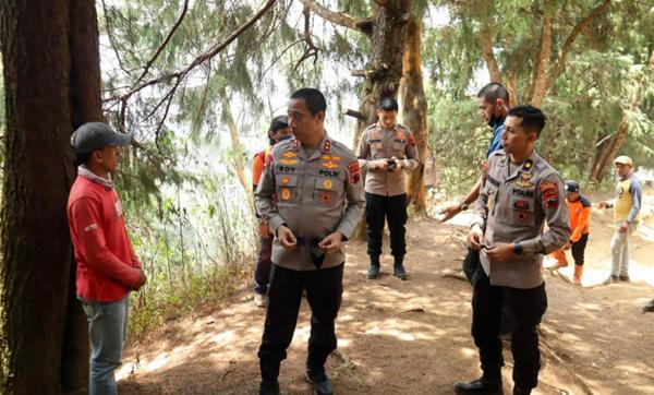 Karhutla di Lereng Gunung Sumbing, Kapolda Jateng Pastikan Pelokalisiran dan Dorong Water Bombing