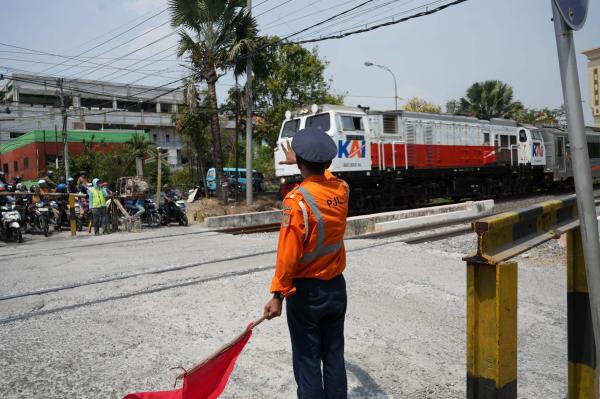 17 Perlintasan Kereta di Lamongan Dijaga Ekstra, Ini Daftar Titik Rawan yang Jadi Prioritas