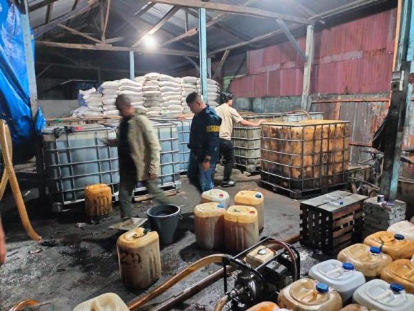 Polda Riau Bongkar Penyelewengan BBM Subsidi di Kandis, 6.500 Liter Solar Disita