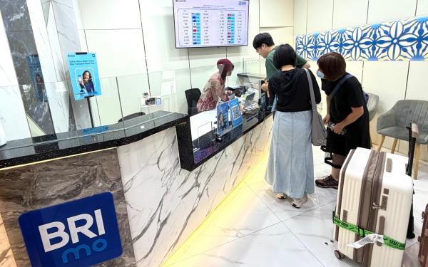 Penumpang Bandara Juanda Kini Bisa Tukar 22 Mata Uang Asing Sebelum Terbang