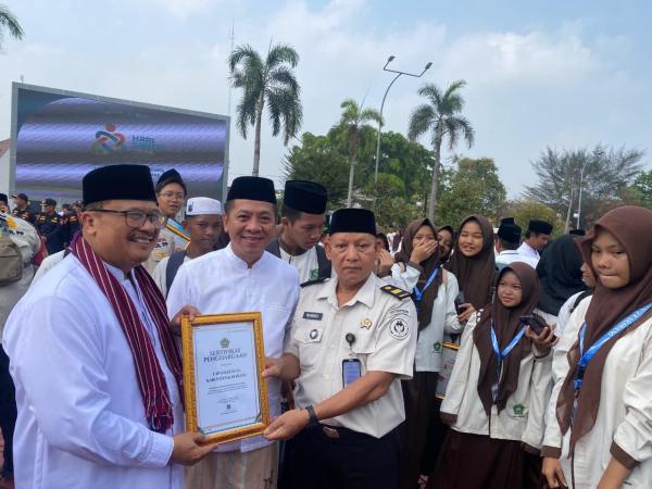 Peringati Hari Santri 2026, Bupati Karawang Instruksikan Seluruh OPD Gelar Khatam Al-Qur’an