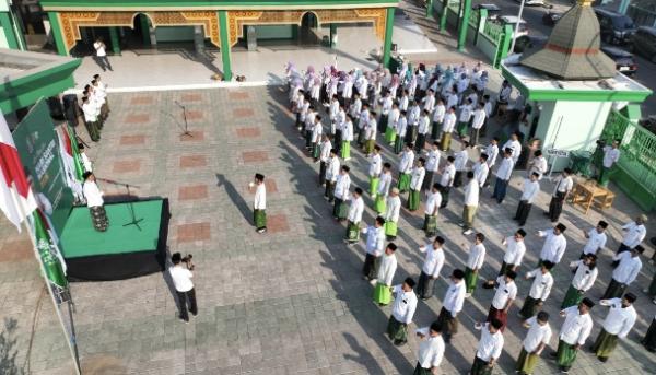 Hari Santri 2026, PKB Jatim Serukan Jihad Melawan Karhutla dan Bagikan 5.000 Bibit Pohon