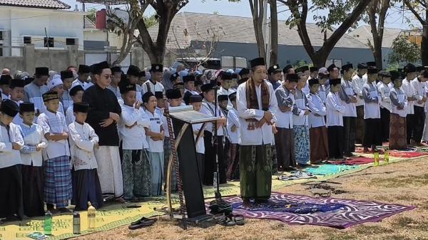 Peduli Karhutla dan Cuaca Ekstrem, 850 Siswa Sabilillah Lamongan Gelar Salat Istisqa