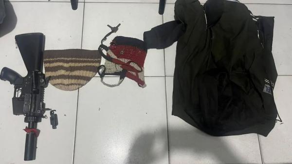 Laka Lantas di Sentani : Kedok Penambang Emas Bawa Replika M16 Terbongkar!