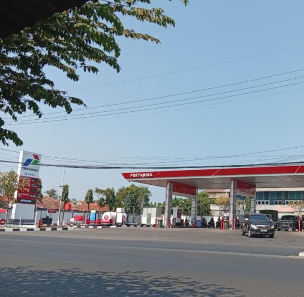 Stok Pertalite Kosong di Sejumlah SPBU Cirebon, Pengendara Terpaksa Beli Pertamax