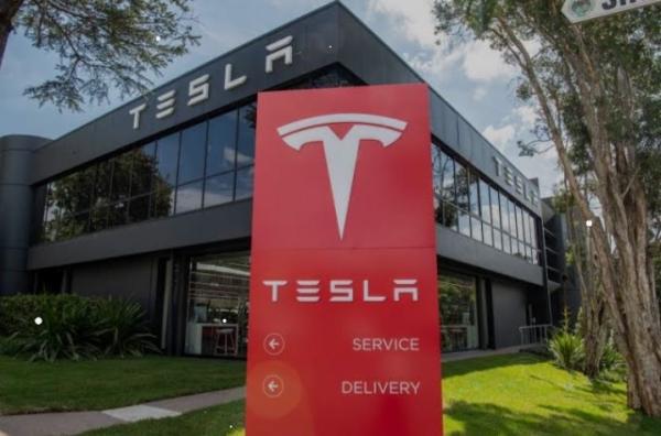 Elon Musk Terima Kompensasi Rp2.853 Triliun dari Tesla