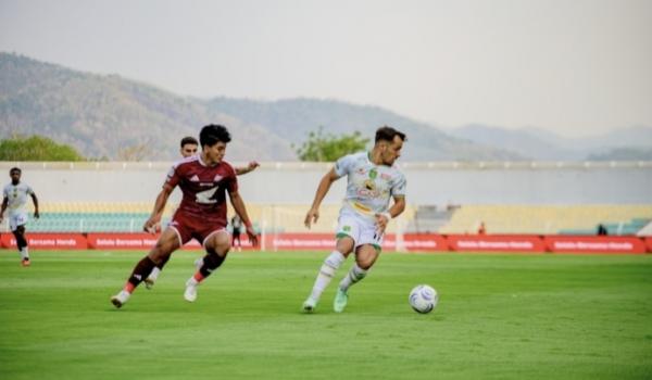 Persebaya vs PSM Makassar Masih 0-0, Reza Arya Gagalkan Sejumlah Peluang