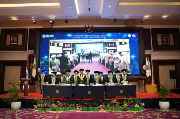 FITKes Unjani Ambil Sumpah 621 Lulusan, D-3 TLM Catat Kelulusan Uji Kompetensi 100 Persen