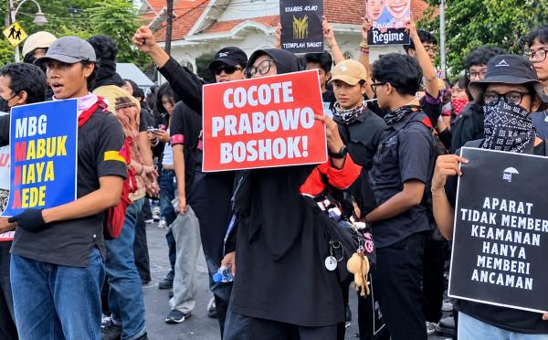 Silang Pendapat Pengamanan Demo Surabaya: Kritik KontraS vs Penjelasan Kapolda Jatim