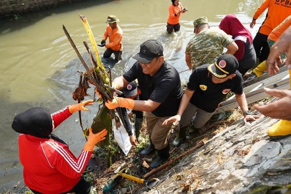 Bupati Grobogan dan Forkompimda Nekat Turun Bersihkan Sungai, Upaya Kurangi Risiko Banjir