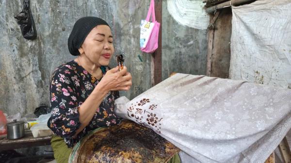 Batik Pewarna Alami Pekalongan Bertahan di Tengah Ancaman Rob, Perajin Hadapi Tantangan Pasar