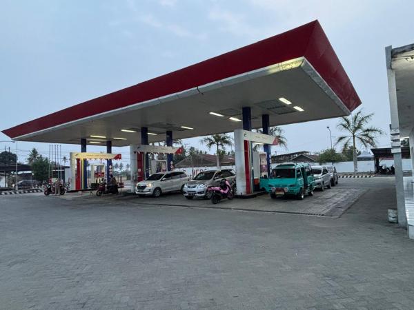 Antrean BBM di SPBU Sarampu Polman Mulai Terurai, Pengisian Kendaraan Kembali Lancar