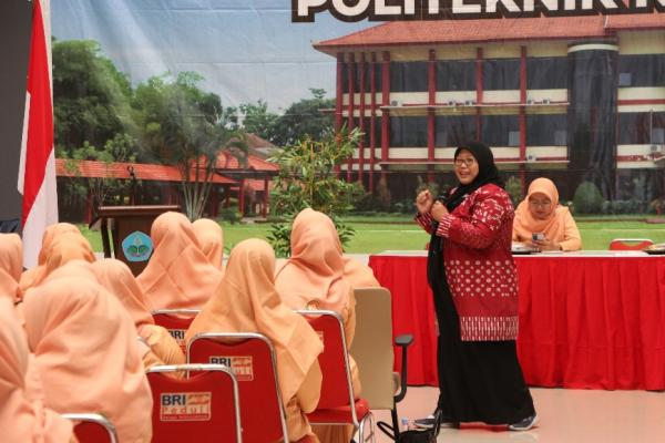 Kelola Keuangan Keluarga di Masa Kini, Dharma Wanita Gelar Edukasi Bagi Anggota