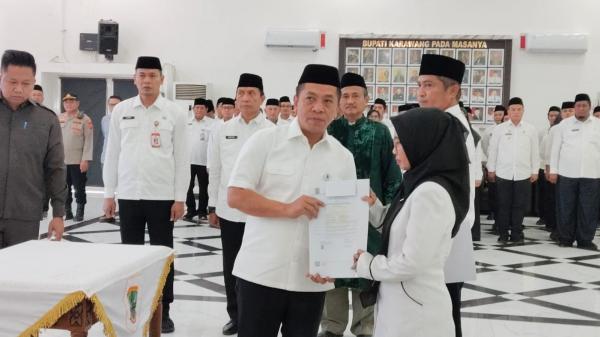 Lantik 31 Pejabat di Karawang, Bupati Aep Tegaskan Optimalisasi Kinerja dan Kolaborasi Antar OPD