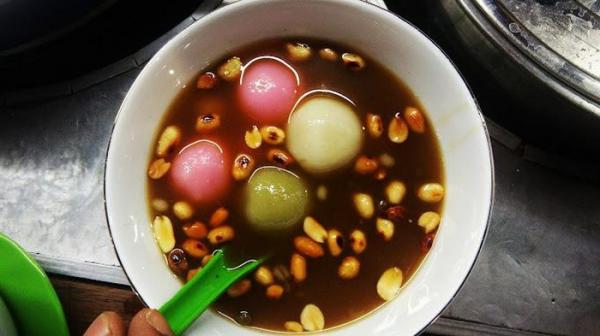 Bikin Hangat Saat Bandung Dingin, Ini 6 Kedai Wedang Ronde Legendaris yang Selalu Diburu!