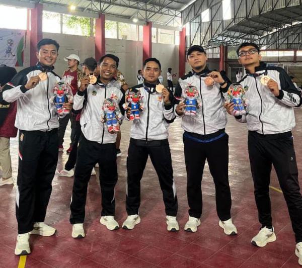 Baru Kali Pertama Tampil, Tim Cabor Hoki Banyumas Sabet Medali Perunggu
