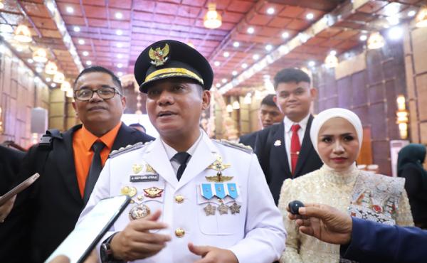 Profil Asep Surya Atmaja: Dokter, Politikus, Kini Bupati Bekasi dengan Utang Rp2,64 Miliar