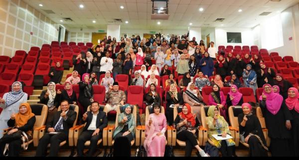 110 Anggota KWIM Malaysia Belajar Bisnis Digital, UNESA Fokus Kemandirian Ekonomi Perempuan