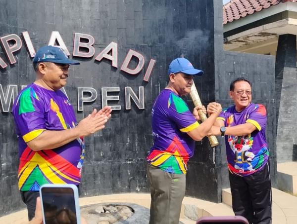 Kobarkan Semangat Pantang Menyerah, Obor Porprov Jateng 2026 Disulut di Api Abadi Mrapen Grobogan