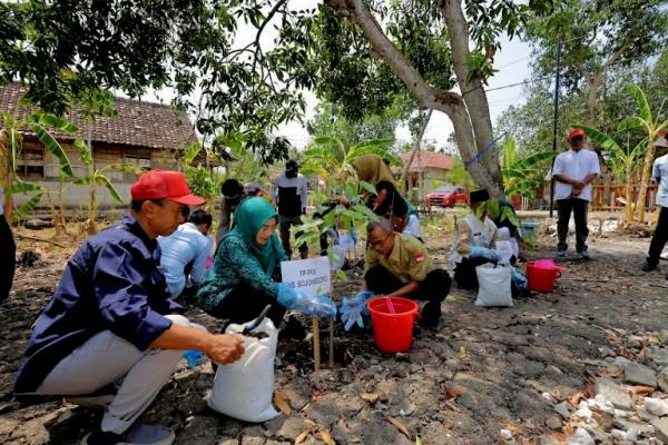 Hadapi Ancaman Kekeringan, Warga Bojonegoro Punya Cara Menabung Air Hujan