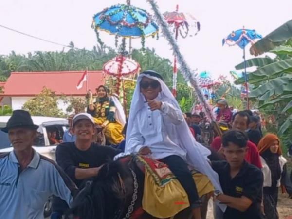 Perdana di Pangajoang Mamuju Tengah, 18 Anak Khatam Al-Qur'an Diarak 10 Kuda Sayyang Pattudu